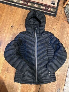 Women's Black Hooded Quilted Puffer Jacket